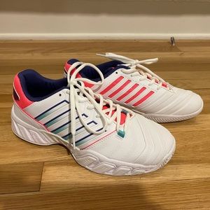 K Swiss tennis shoe